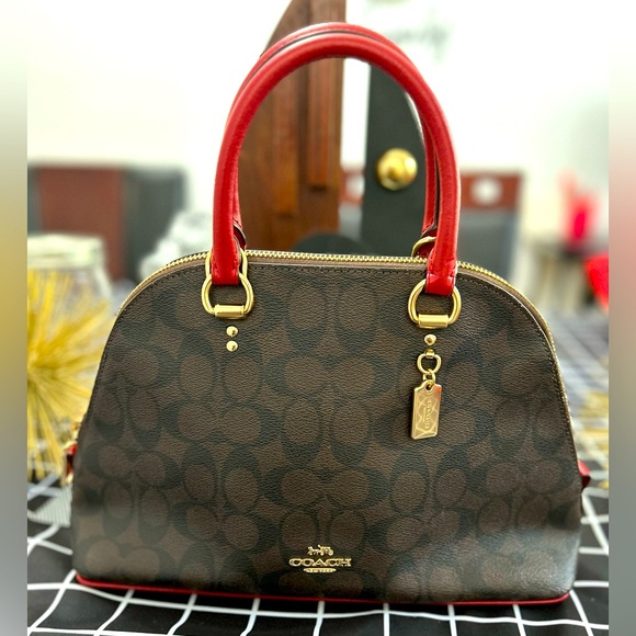 Coach Handbags - Coach purse 2558 Katy signature leather